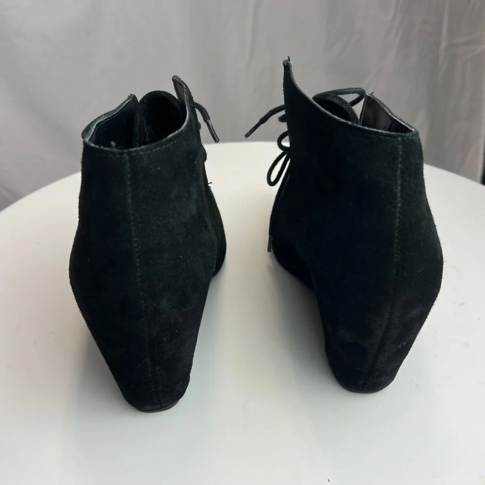 Dolce Vita Women’s Suede Booties Size 10